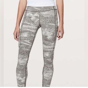 Lululemon fast and free snake print size 10, 25”
